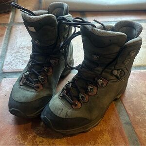 Lowa renegade hiking boots 6 goretex